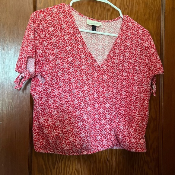 Universal Thread Faux Wrap Blouse Top Womens Medium Red White - Picture 4 of 5